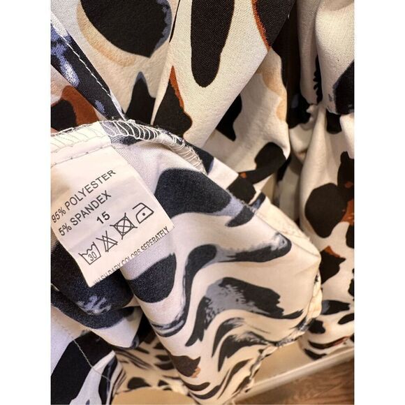 C+D+M Black and White Leopard Print Bell Sleeve Boho Top Size Small - Picture 4 of 5